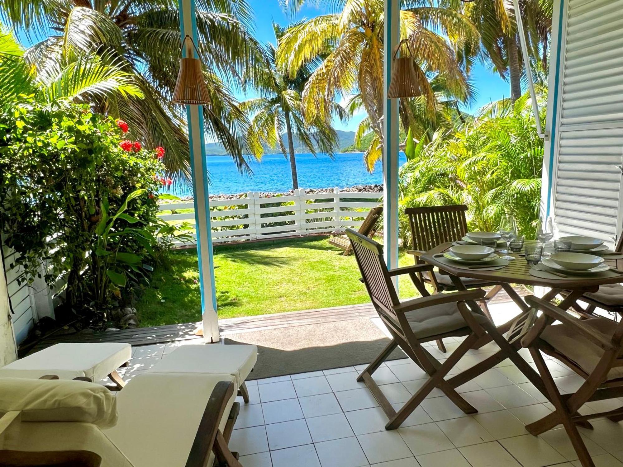 Bungalow Sucrier, Les Pieds Dans L'Eau Terre-De-Haut ภายนอก รูปภาพ
